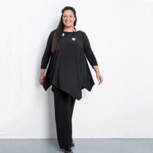 The <strong>Habits + range</strong> offers an extension of certain of Habits' popular styles&nbsp;for those with a fuller figure. Available sizes in this category are UK20 to UK26.&nbsp; Detailed measurements are stated for each garment. A lot of effort went into retooling these patterns for the larger sizes.<br />
<h3><span style="color: #ff0000;">ALL STOCK IS NOW 50% OFF.</span></h3>